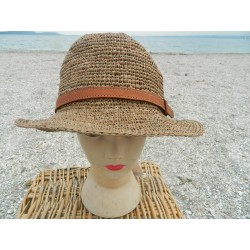 chapeau en raphia crochet...