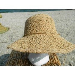 chapeau en raphia crochet...