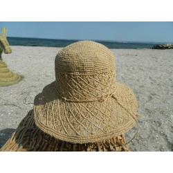 chapeau en raphia crochet en cloche