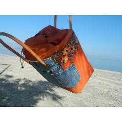 panier de plage en raphia motif jean et toile de jute