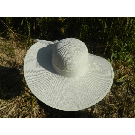 grande capeline blanche