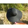 grande capeline noire