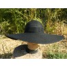 grande capeline noire