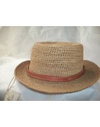 Capelines et chapeaux en paille pour femmes, le style léger pour l été